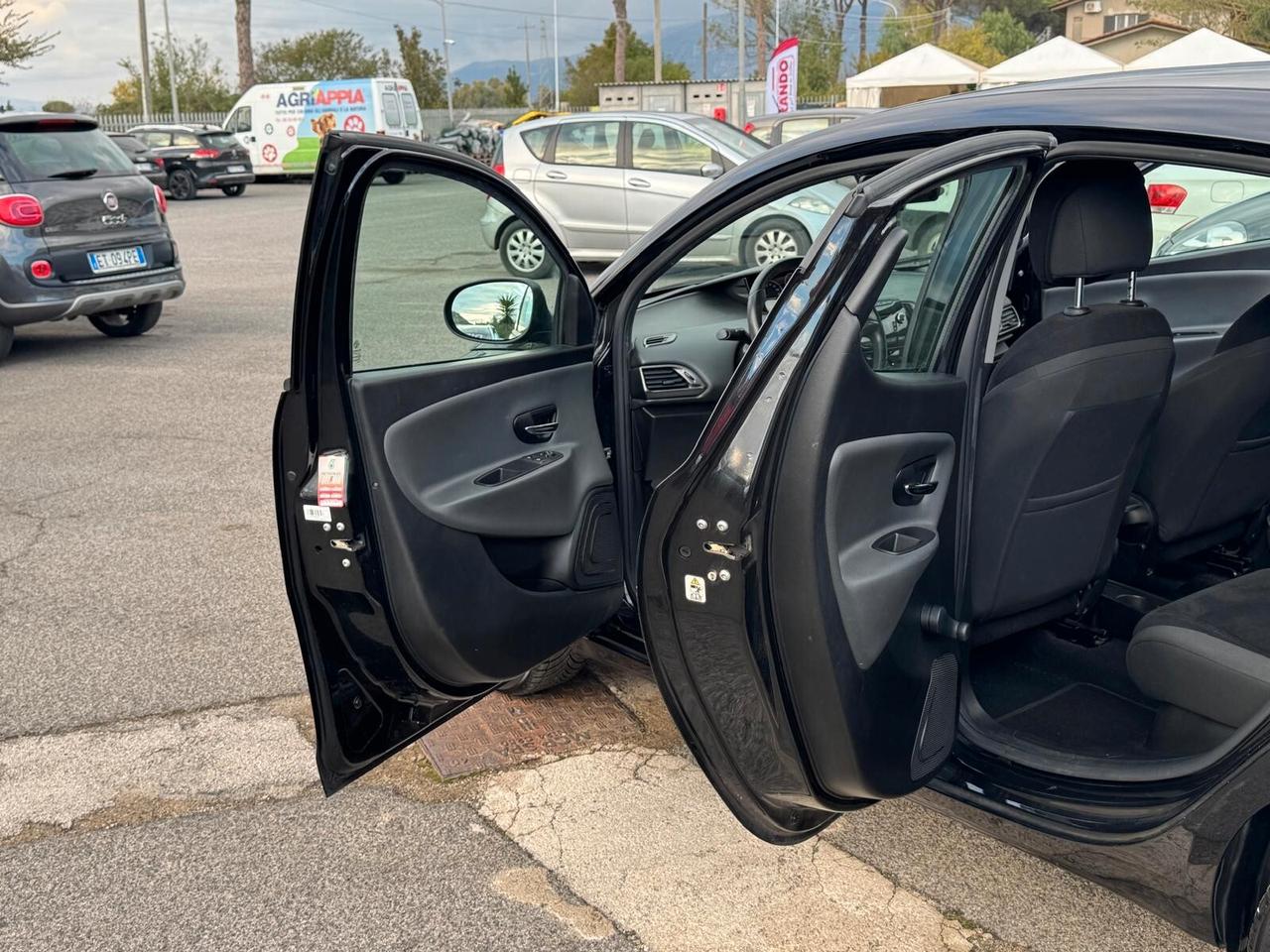 Lancia Ypsilon 0.9 TWINAIR 85CV DFN AUTOM GOLD 2012