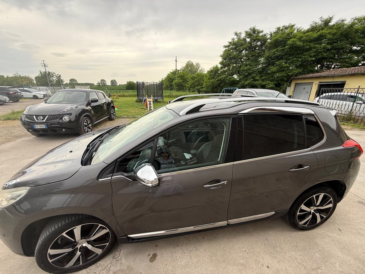 Peugeot 2008 1.6 e-HDi 115 CV Stop&Start Allure