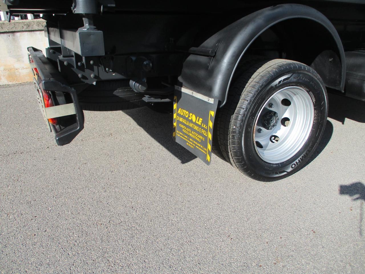 Nissan Cabstar 3000 120CV RIBALTBILE TRILATERALE **PERFETTO**