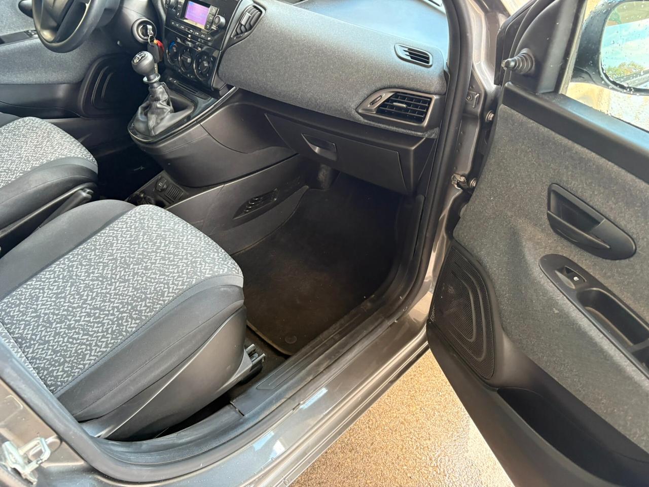 Lancia Ypsilon 1.2 69 CV 5 porte GPL Silver Plus