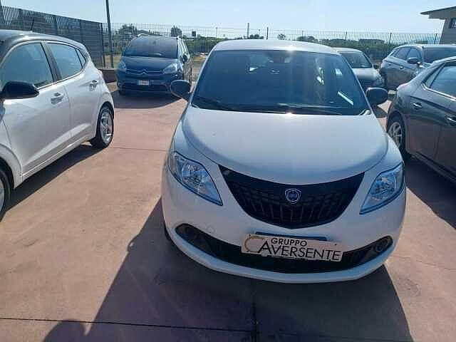 Lancia Ypsilon 1.0 5 porte Hybrid SILVER Plus