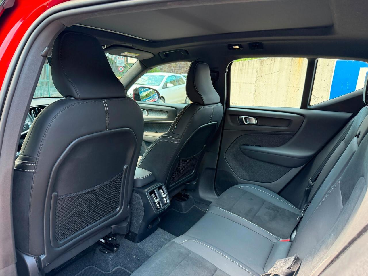 Volvo XC40 B3 automatico Plus Dark