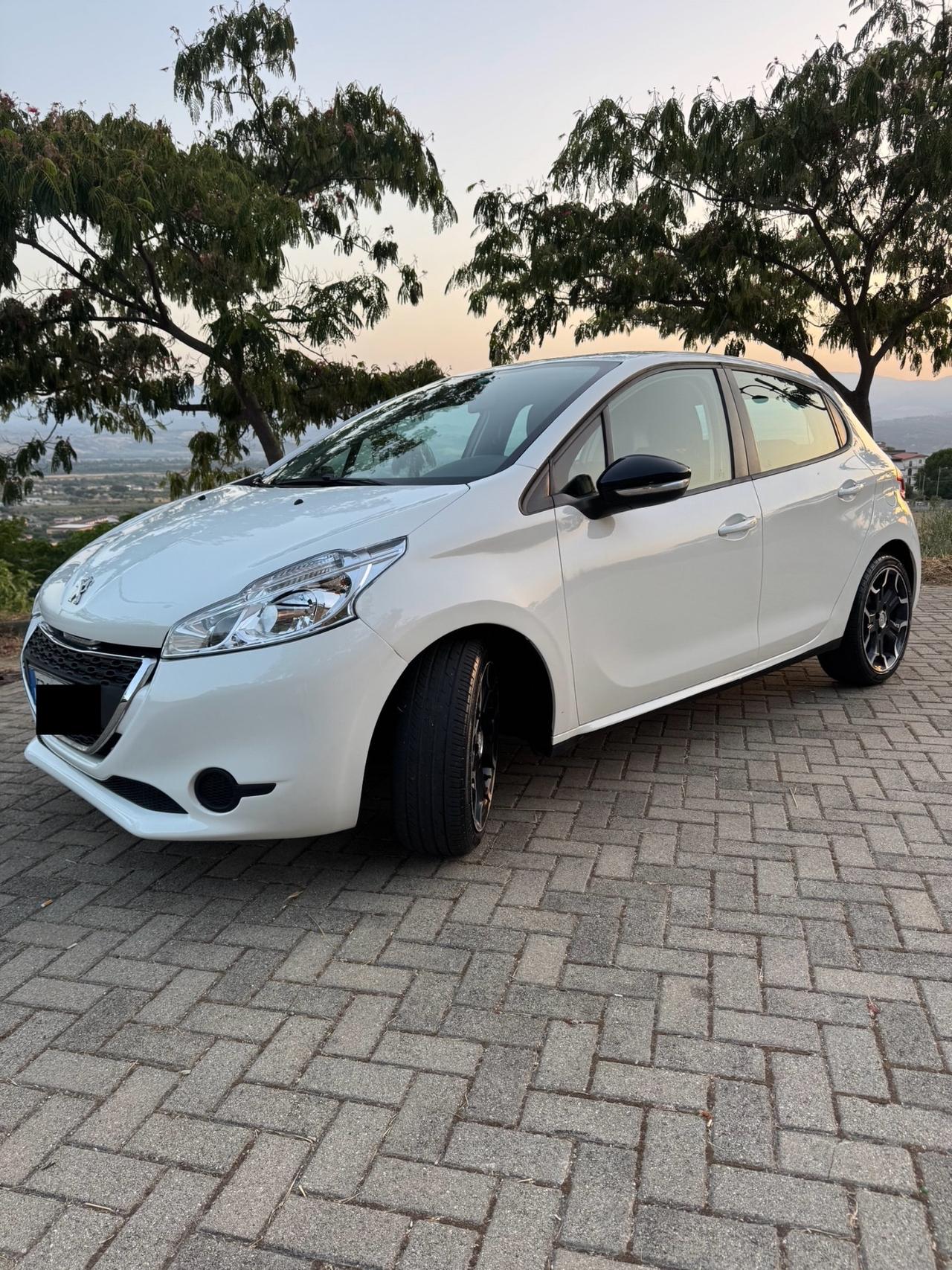 Peugeot 208 1.4 HDi 68Cv Euro6 2015