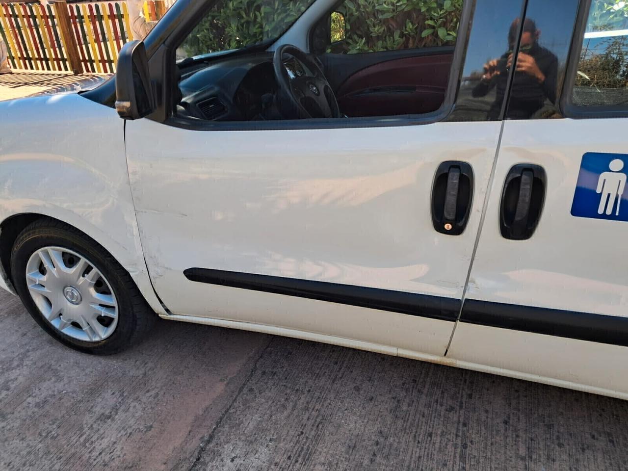 Opel Combo EURO 6 TETTO ALTO TRASPORTO DISABILI