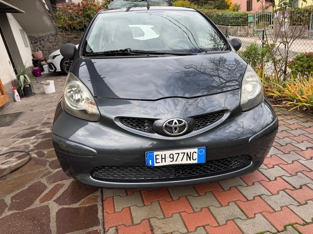Toyota Aygo 1.0 12V VVT-i 5 porte 04/2011