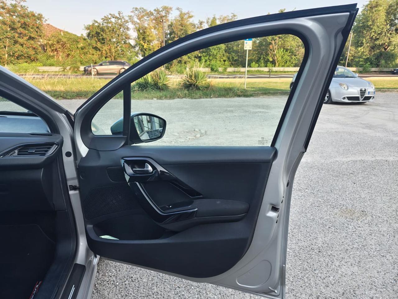 Peugeot 208 Active 1.4 95 VTI #11923