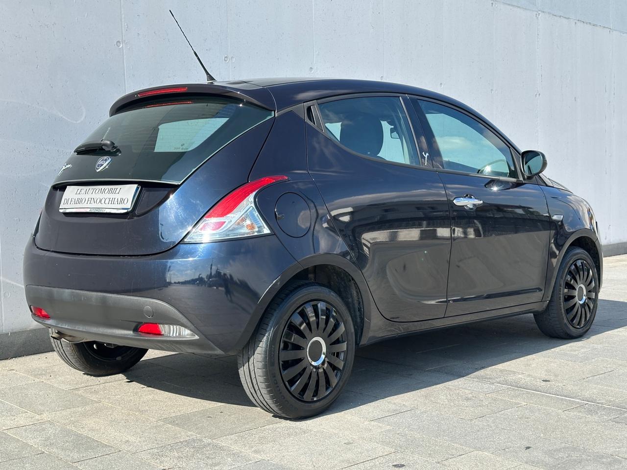 Lancia Ypsilon 1.2 69 CV 5 porte S&S Gold