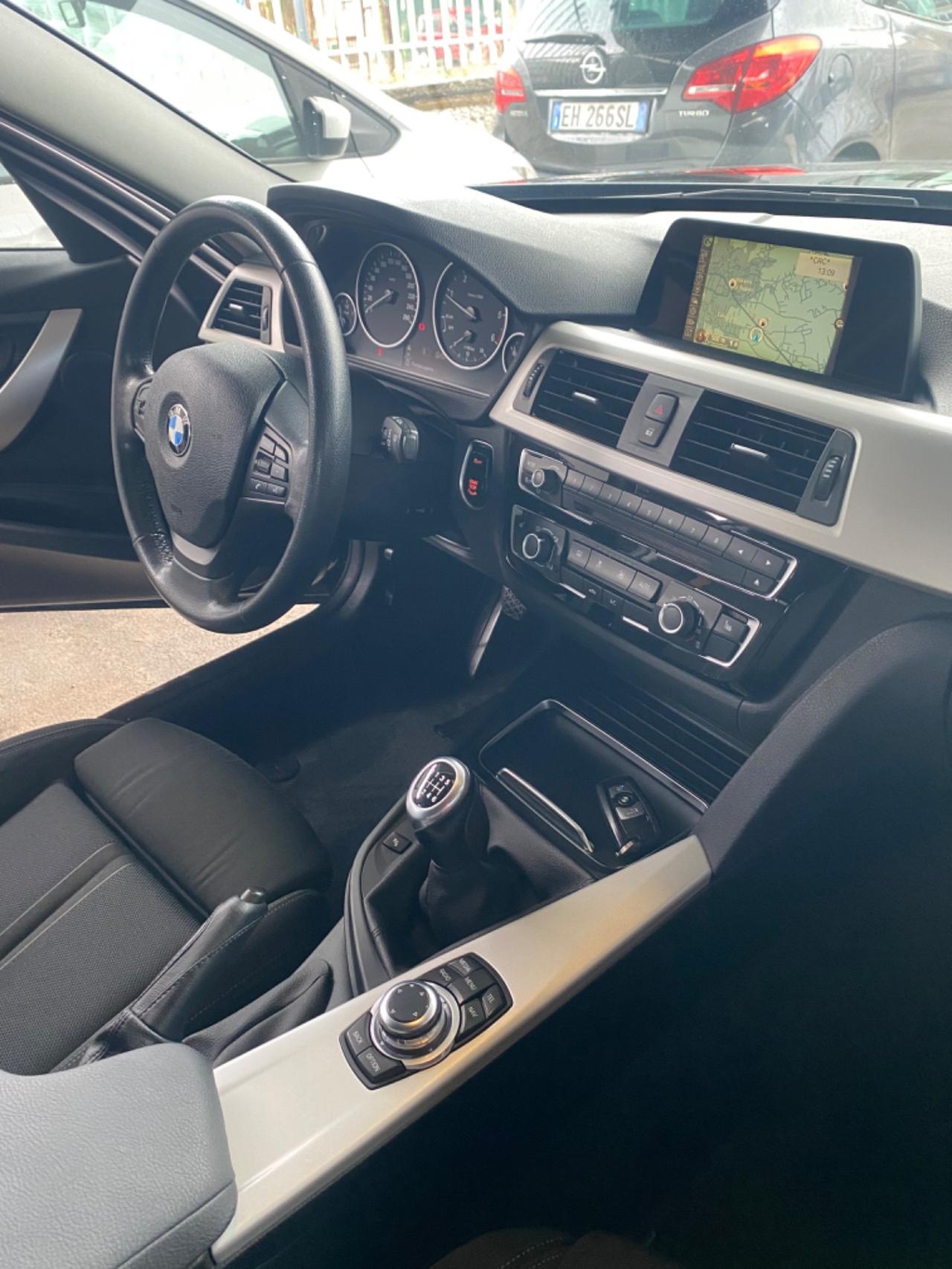 Bmw 318d Fine 2015 Full Navi Led