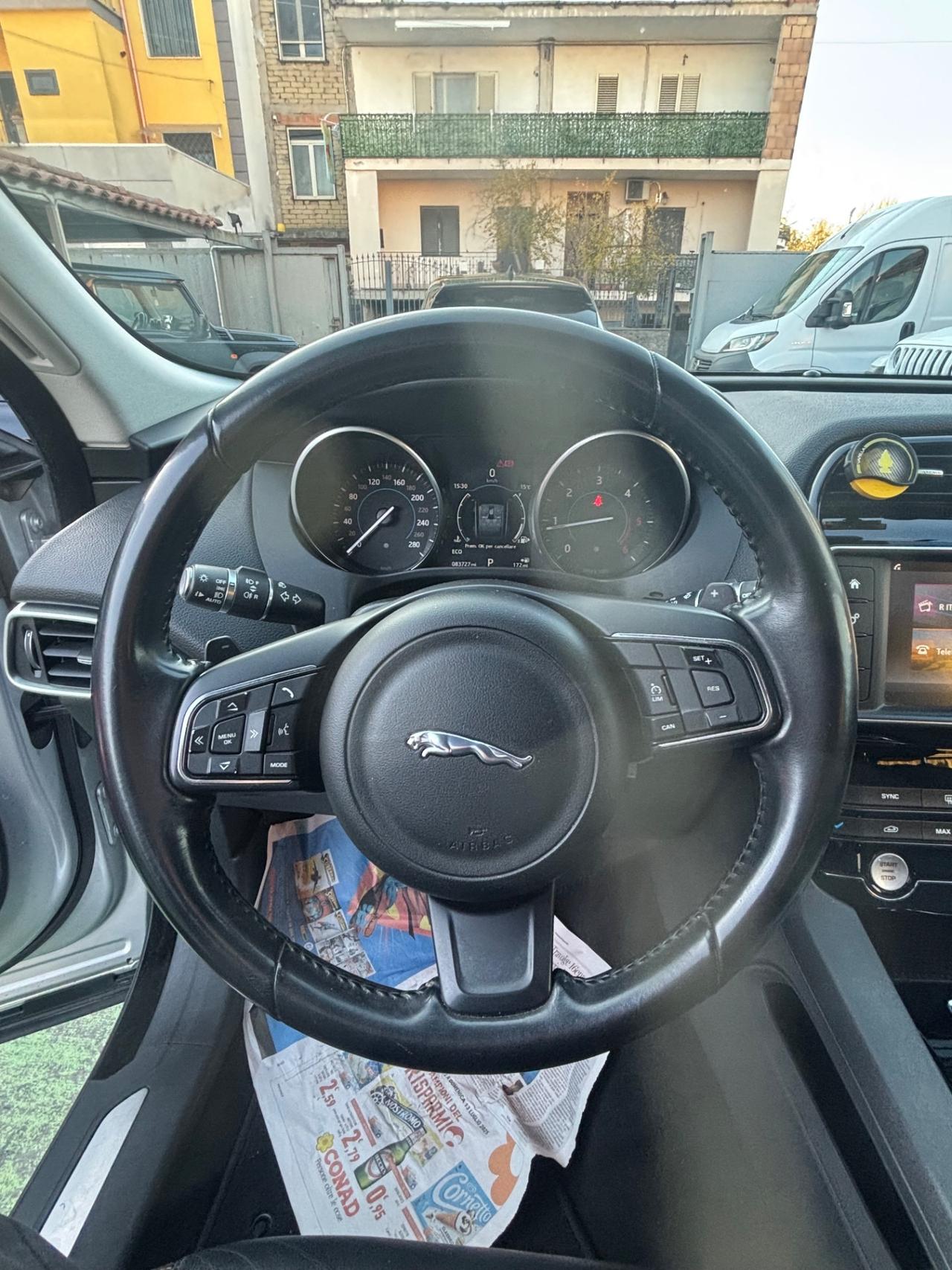 Jaguar F-Pace 2.0 D 180 CV AWD Portfolio