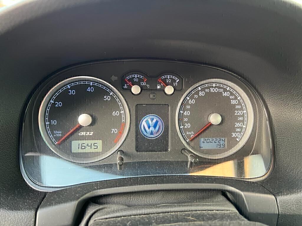 Volkswagen Golf R32