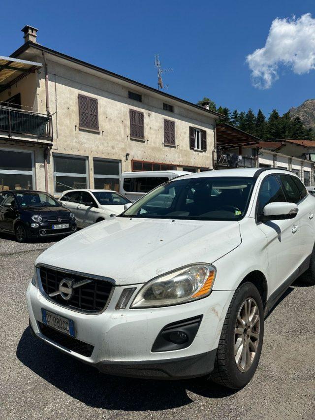 VOLVO XC60 2.4 D 163 CV AWD Geartronic Momentum