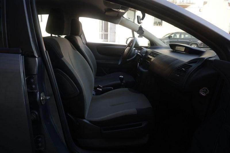 Citroën C4 C4 1.4 16v Elegance Unicoproprietario