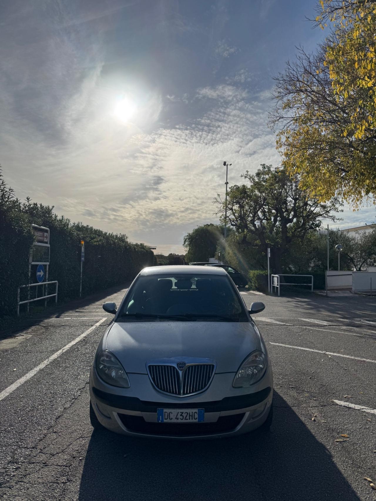 Lancia Ypsilon 1.3 MJT 75 CV Argento