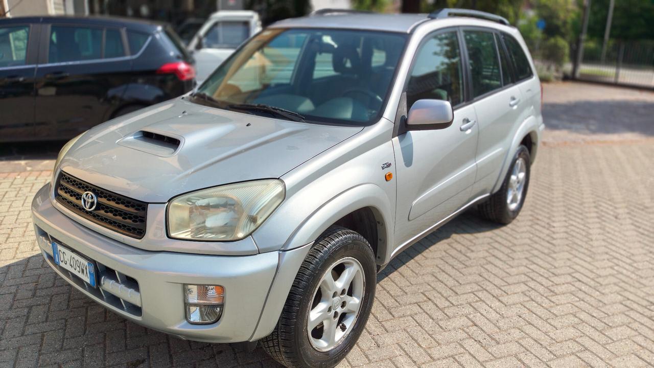 Toyota RAV 4 2.0 Tdi D-4D 5p Sol Gancio traino