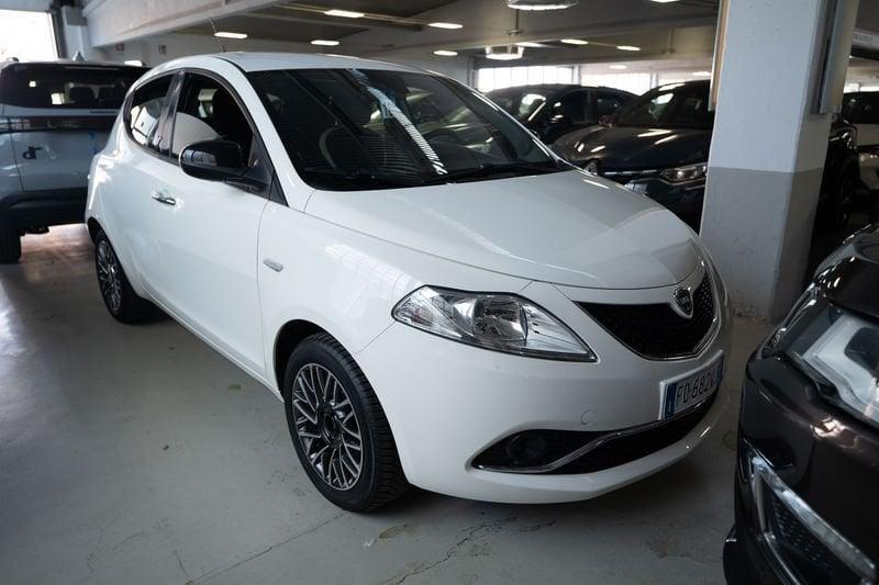 Lancia Ypsilon III 2015 1.2 Gold 69cv my16