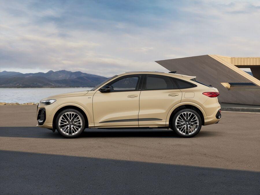 AUDI Audi Q5 Sportback S line edition e-hybrid quattro 220 kW S tronic