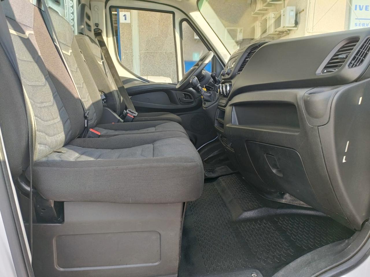 Iveco Daily RIBALTABILE TRILATERALE