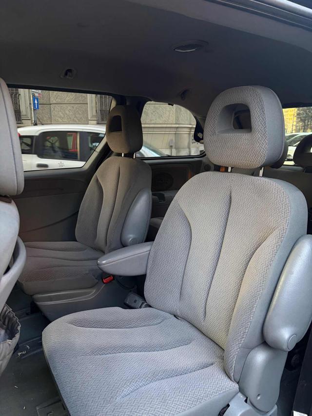 CHRYSLER Voyager 2.5 CRD cat LX