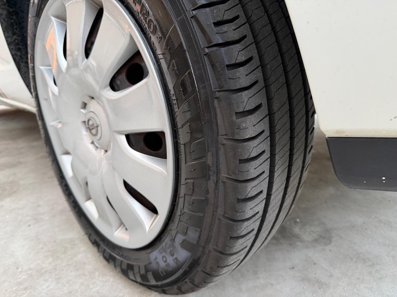 OPEL COMBO 1.6CDTI TETTO ALTO PEDANA OMOLOGATA DISABILI