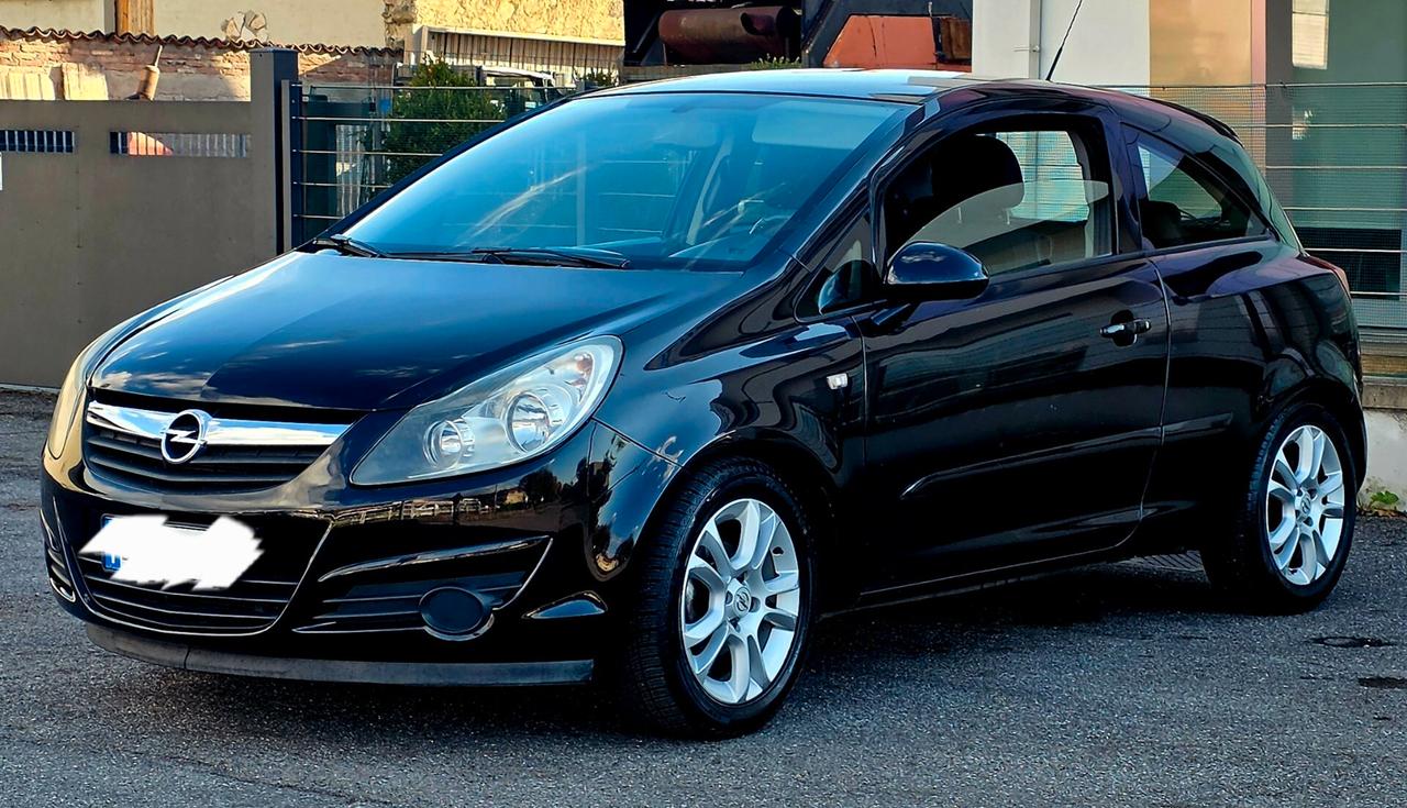 Opel Corsa soprt 1.4 benzină Gpl neopatentati