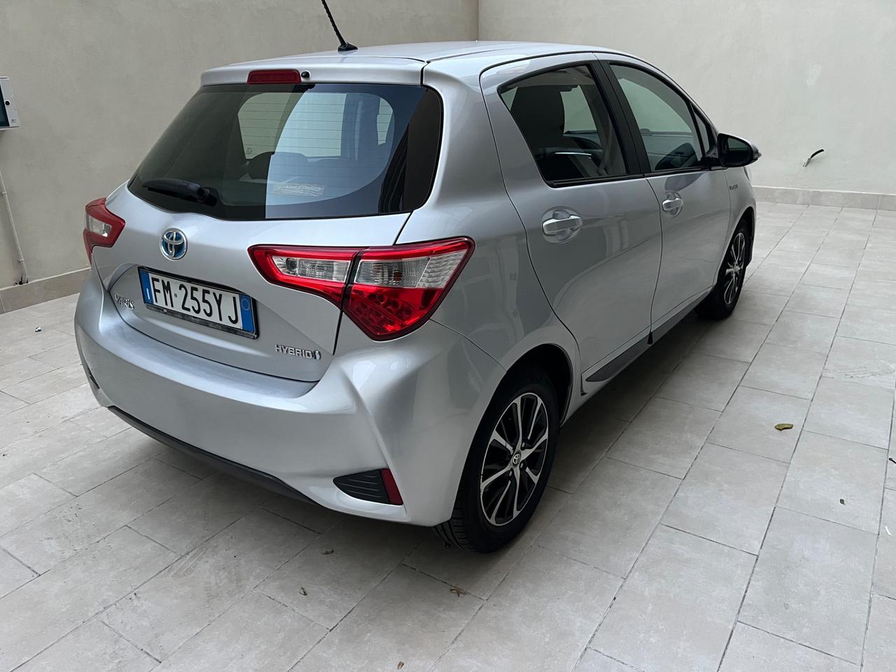 Toyota Yaris 1.5 Hybrid 5 porte Business