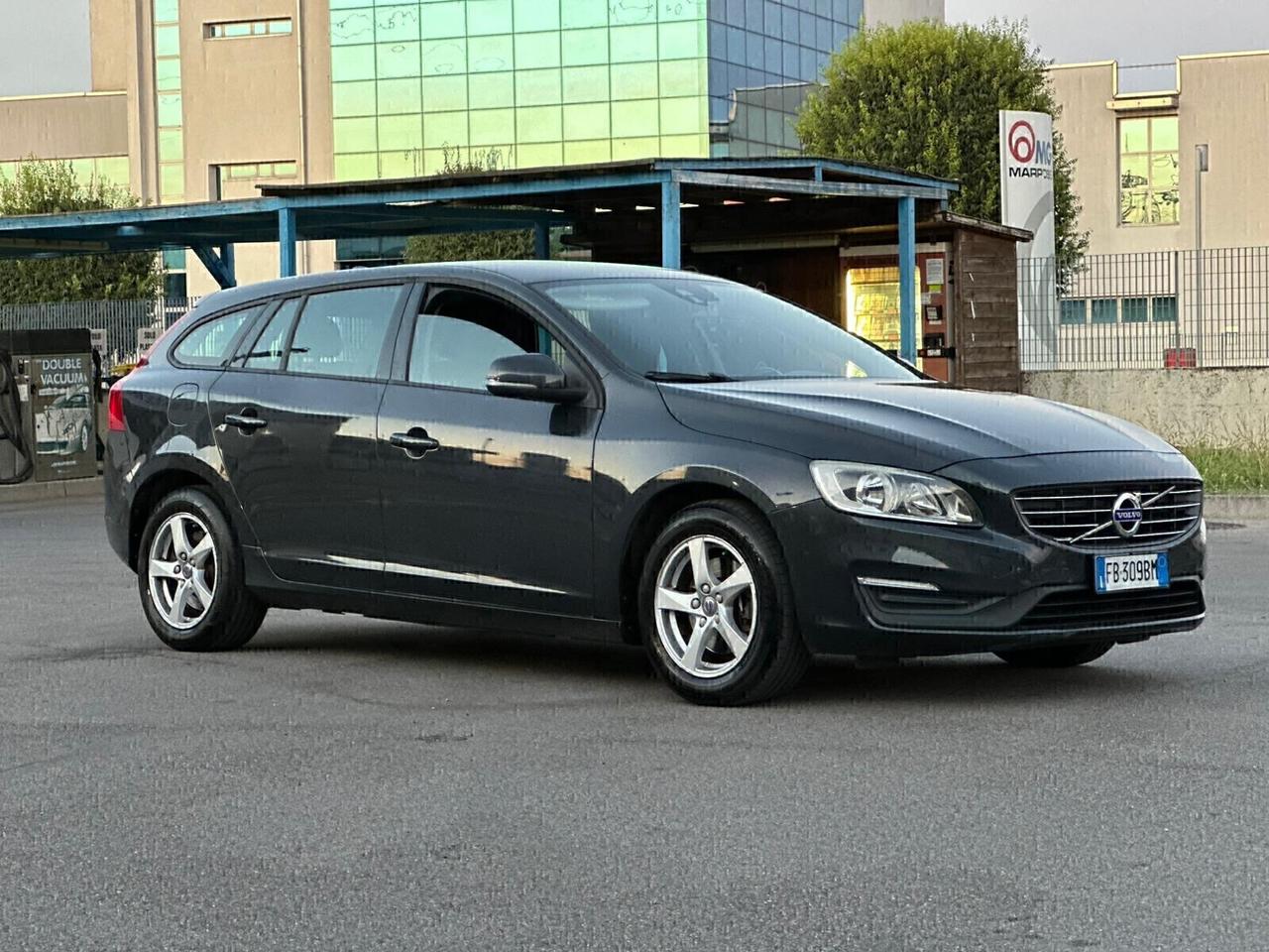 Volvo V60 D2 1.6 Powershift Kinetic