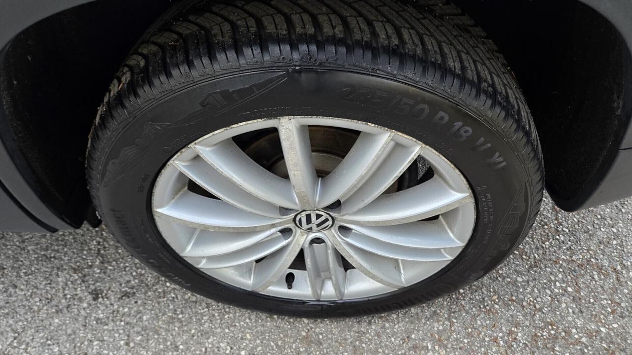Volkswagen Tiguan 2.0 TDI DPF 4MOTION DSG Sport &