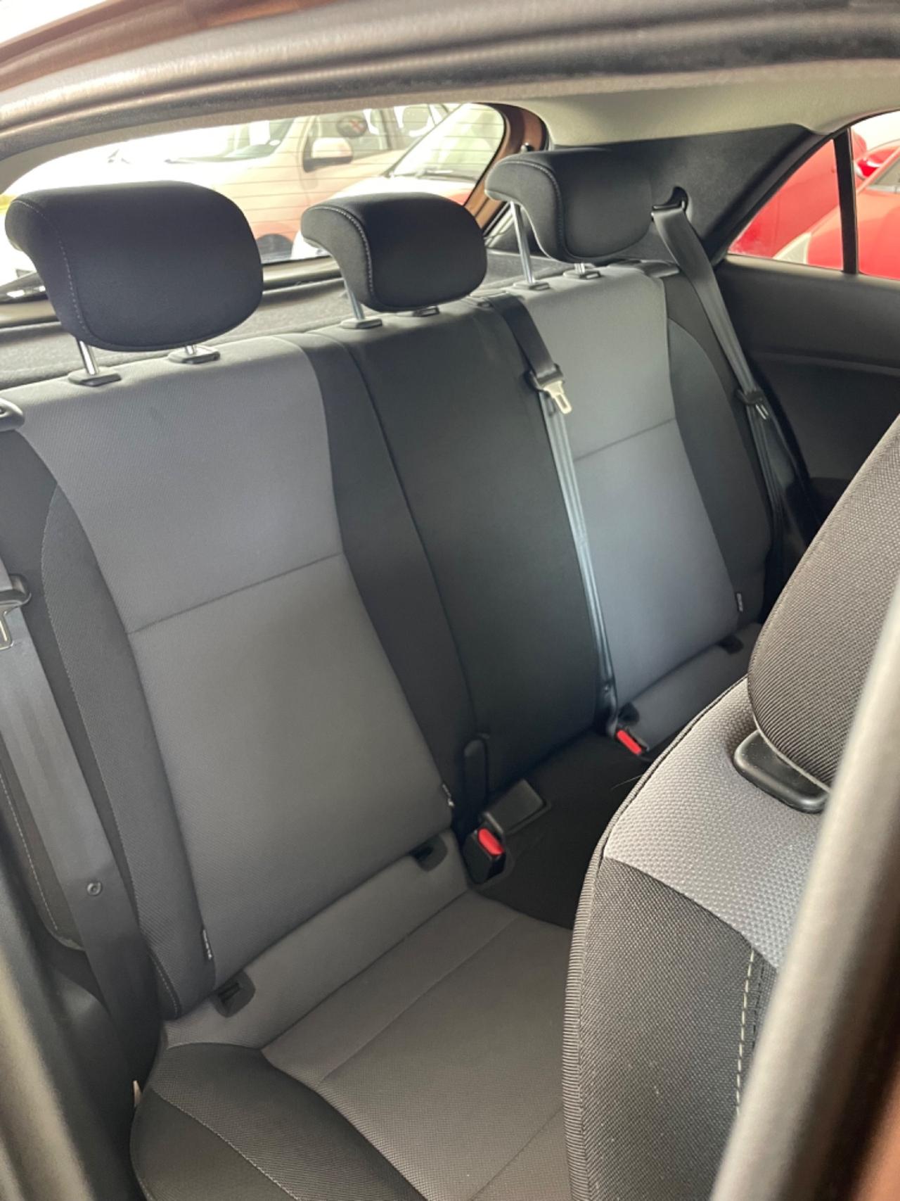 HYUNDAI I-20 GPL DI SERIE SPORT NAV RETROCAMERA ECC