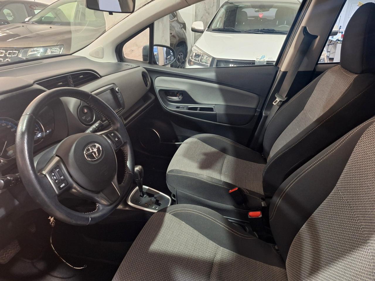 Toyota Yaris 1.5 Hybrid 73cv 1 PROPRIETARIO