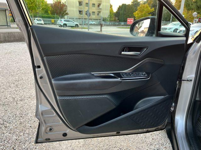 TOYOTA C-HR 1.8 Hybrid E-CVT Trend