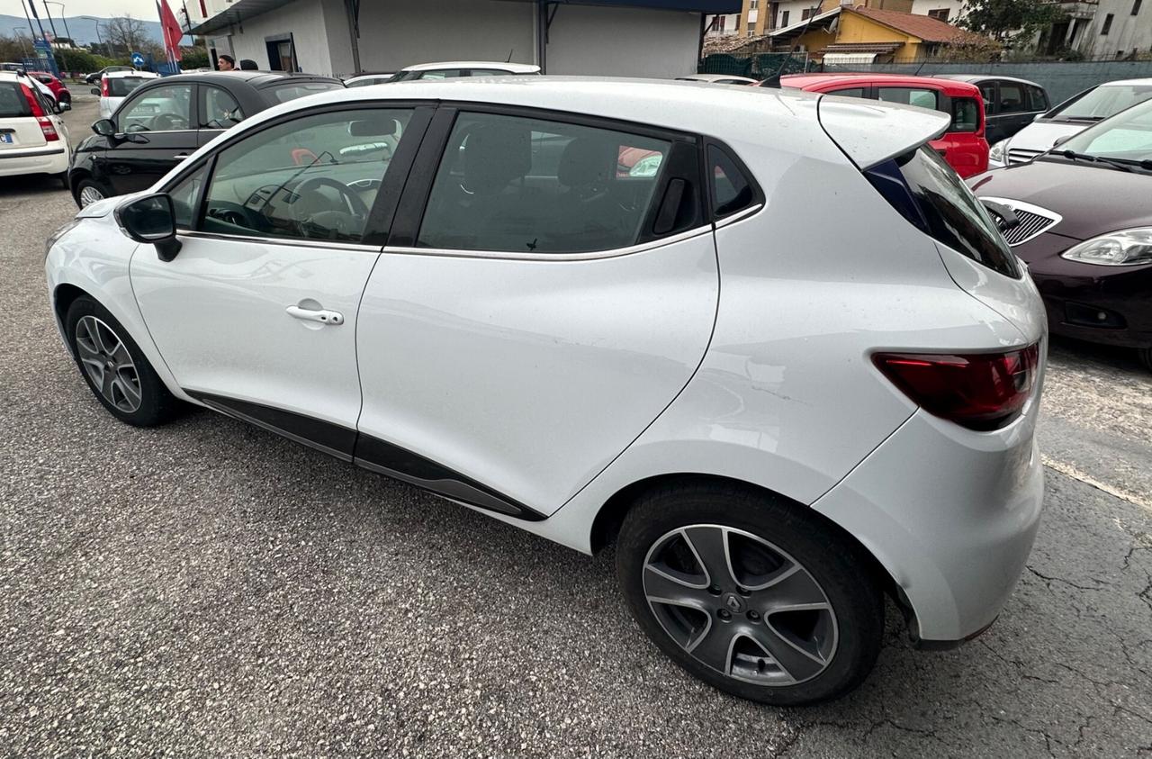 Renault Clio 1.2 75CV GPL led cerchi in lega ma i sensori di parcheggio