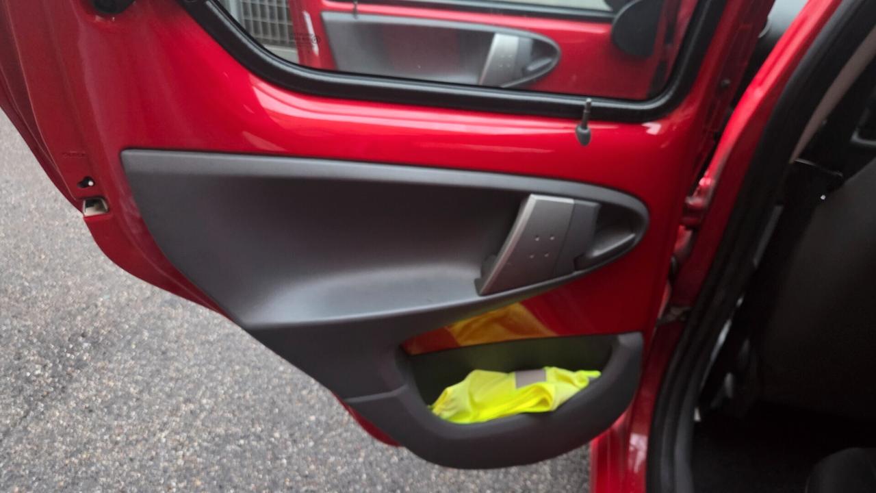 Toyota Aygo 1.0 12V VVT-i 5 porte Sol Connect