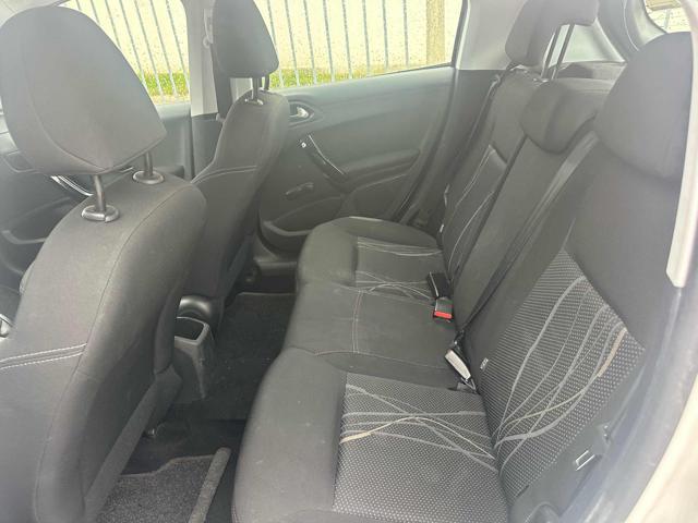 PEUGEOT 208 1.4 8V HDi 68CV 5p senza nessun lavoro da fare