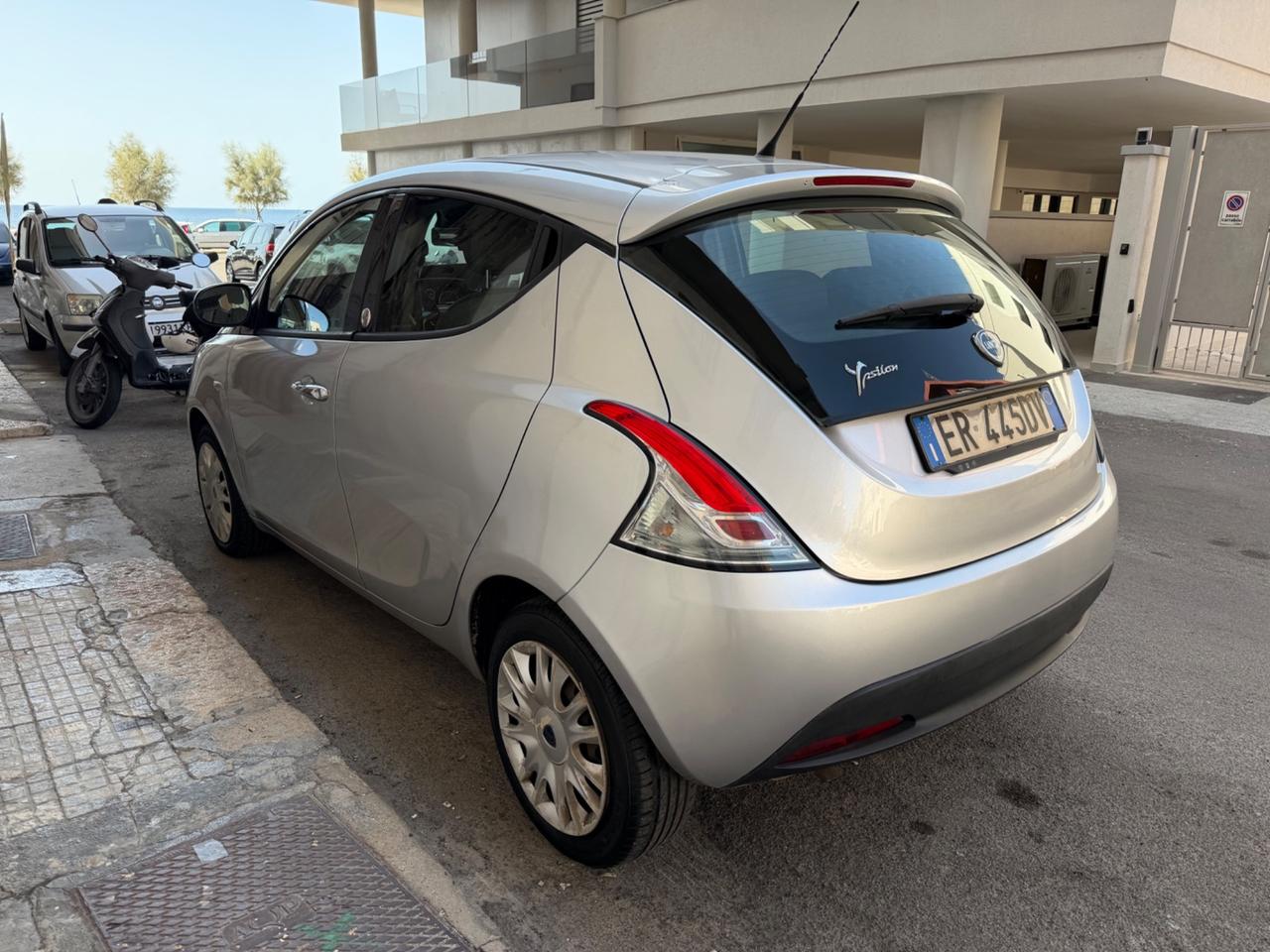 Lancia Ypsilon 1.2 GPL Ecochic Gold