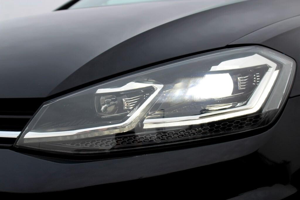 VOLKSWAGEN Golf 1.6 TDI DSG *FULL LED *KEYLESS