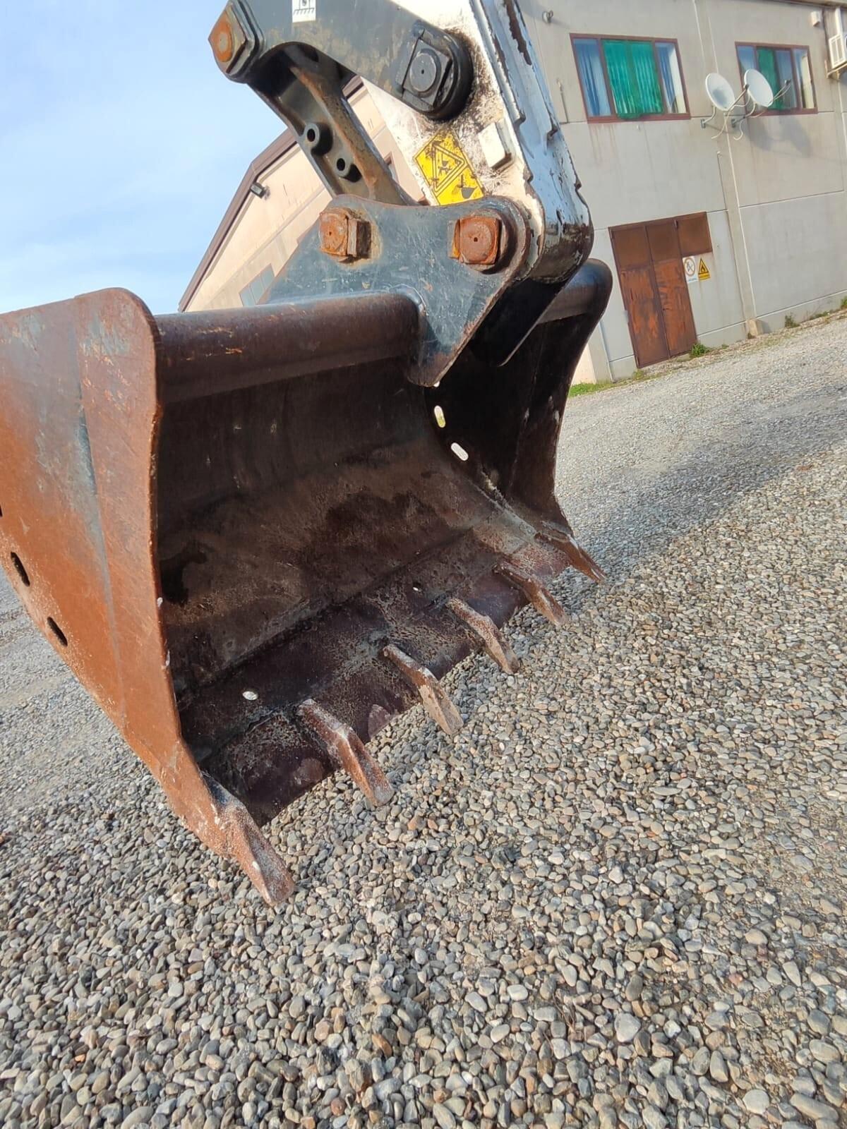 MIDI ESCAVATORE BOB CAT 442 con solo 2400 ore