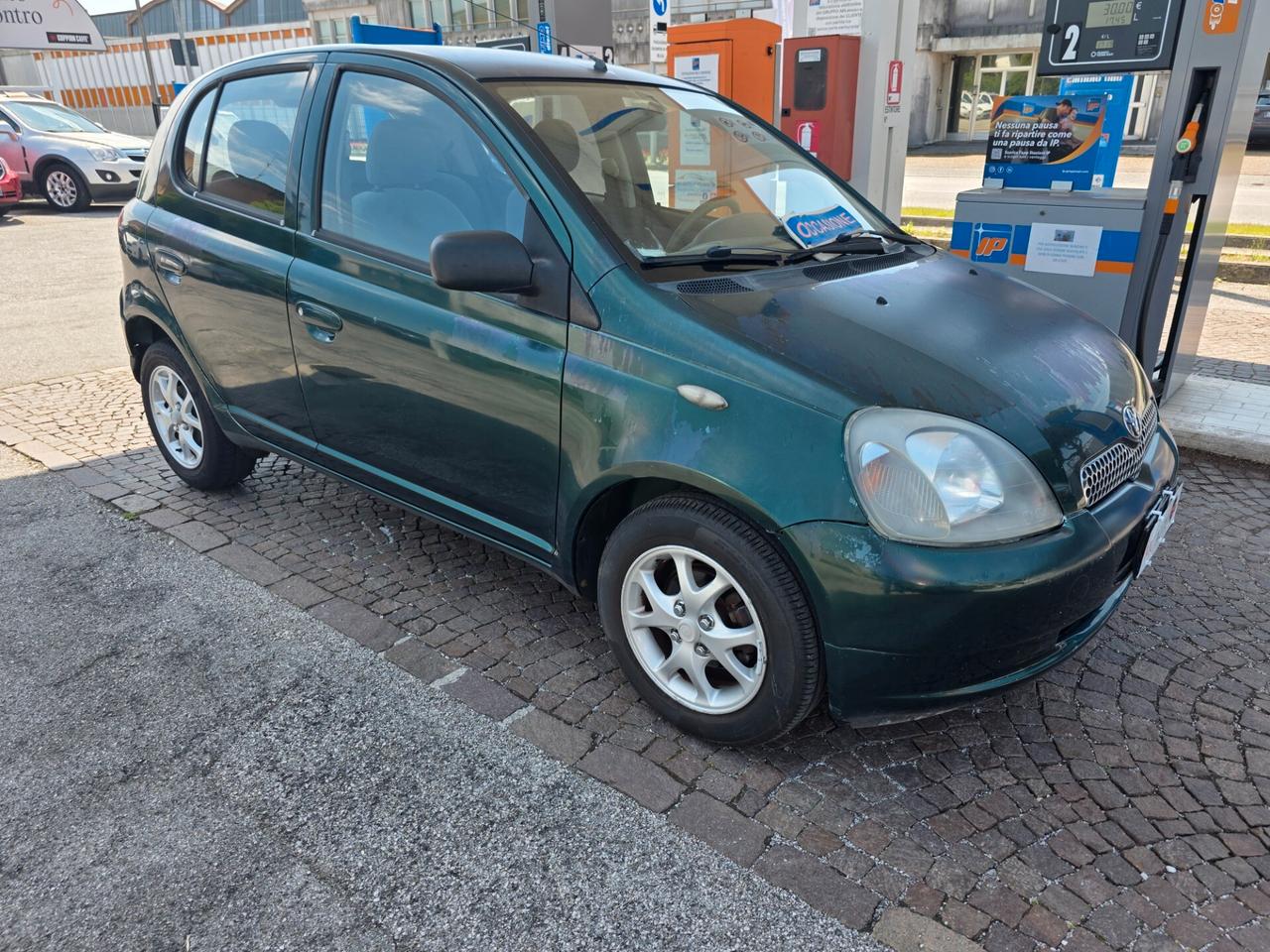 Toyota Yaris 1.0i 16V cat 5 porte con 246.000km