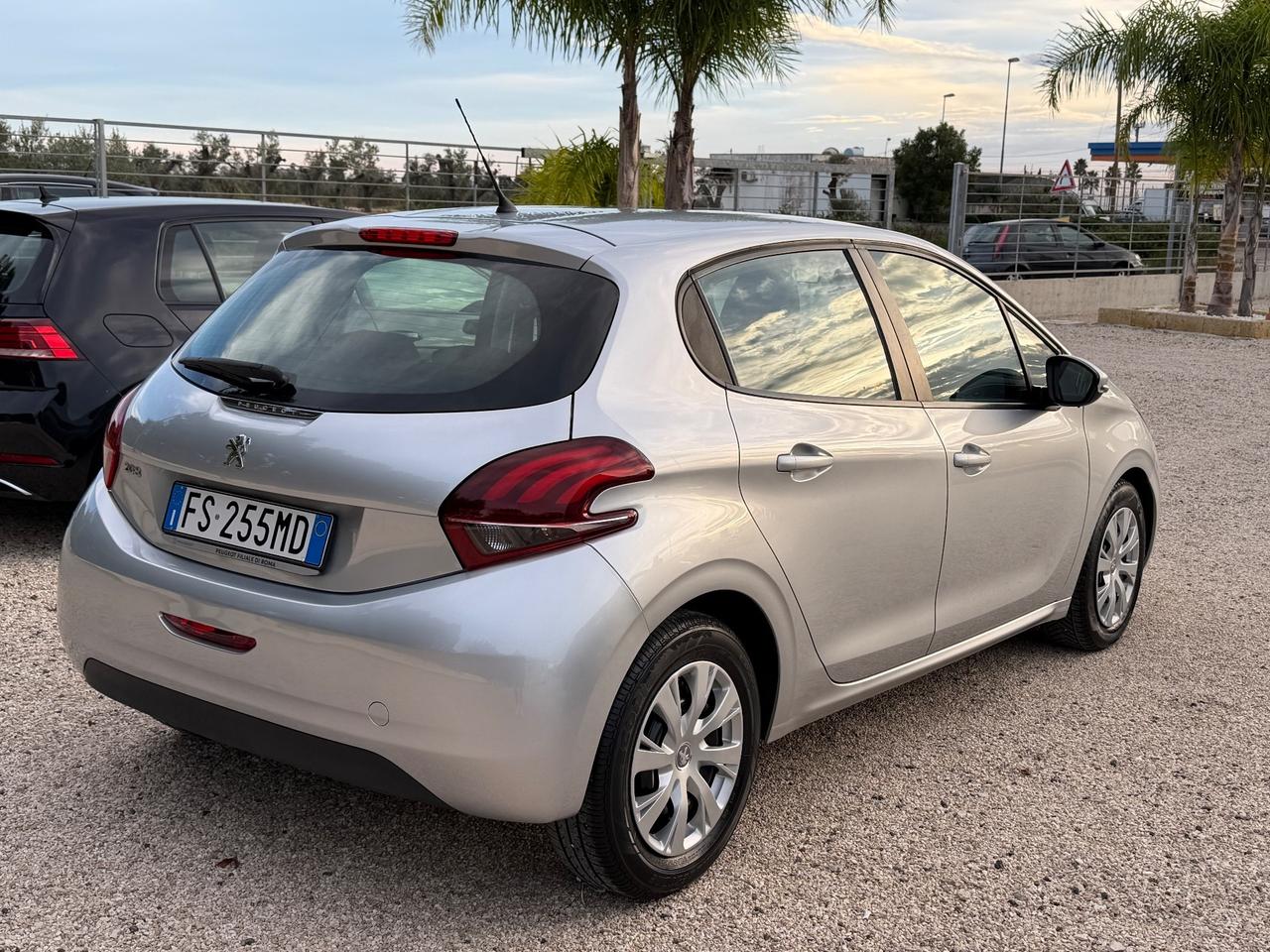 Peugeot 208 BlueHDi 75 5 porte Allure