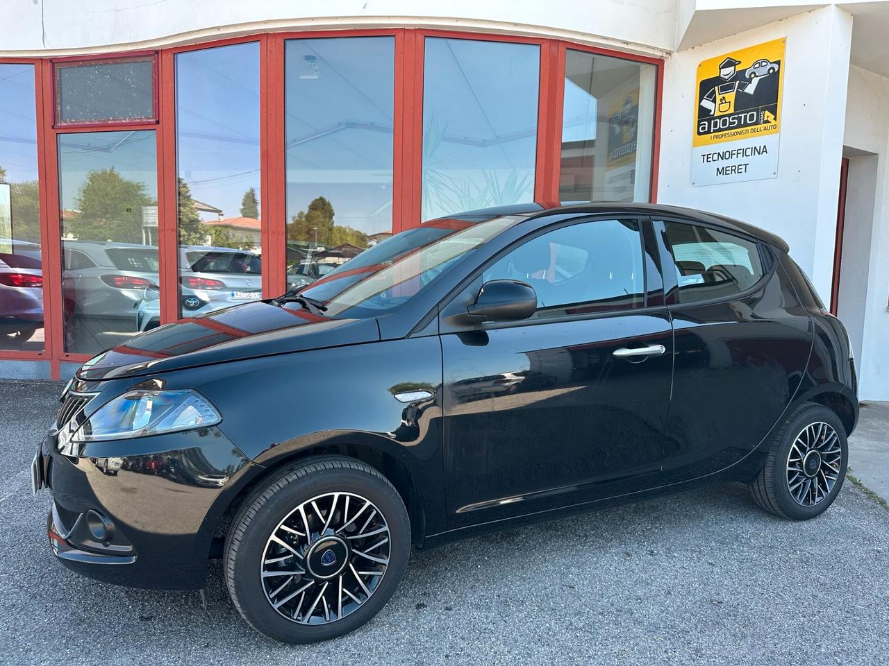 Lancia Ypsilon 1.0 FireFly 5 porte S&S Hybrid Platino