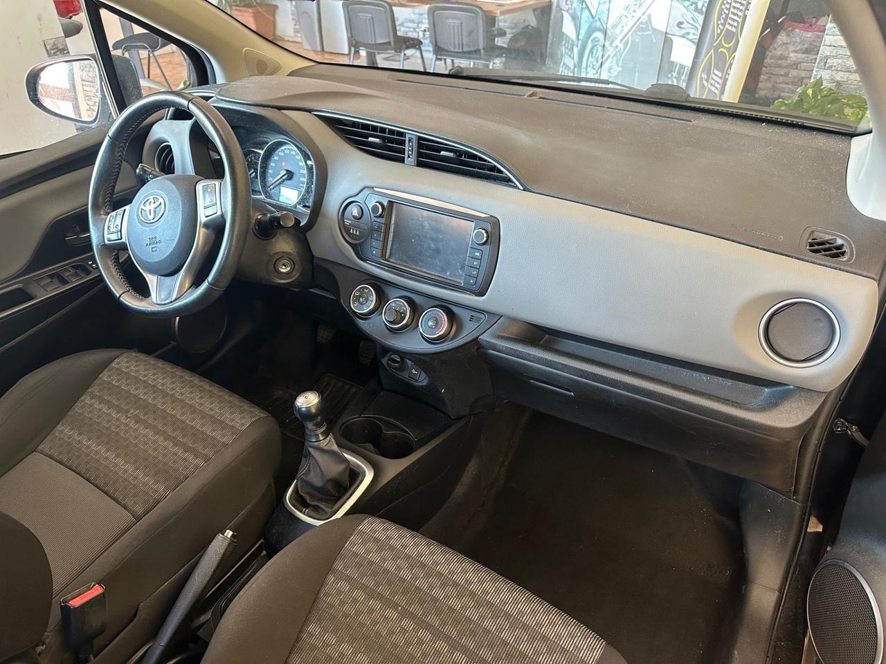 Toyota Yaris 1.0benz. Per neo patentati