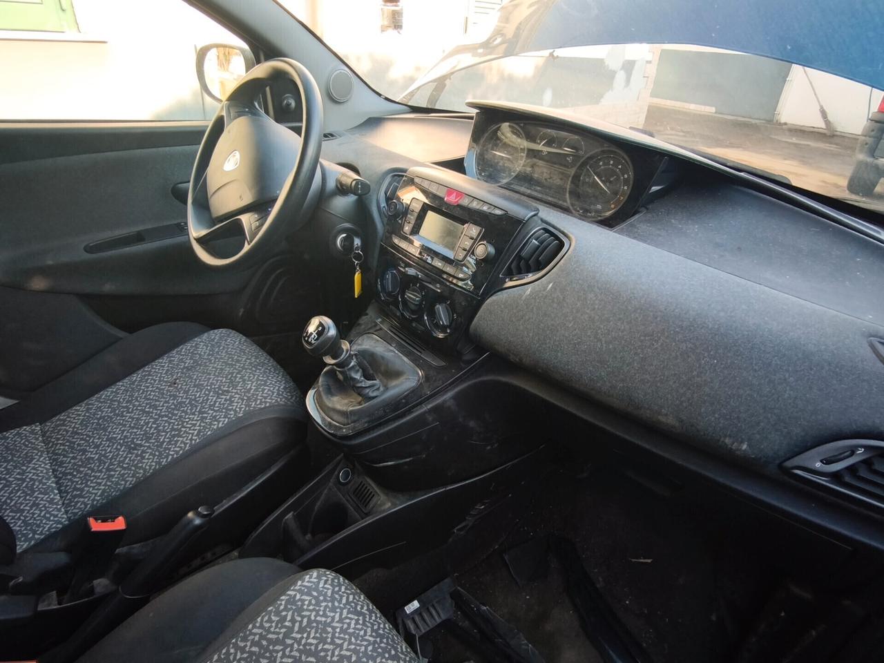 Lancia Ypsilon 1.0 Hybrid INCIDENTATA