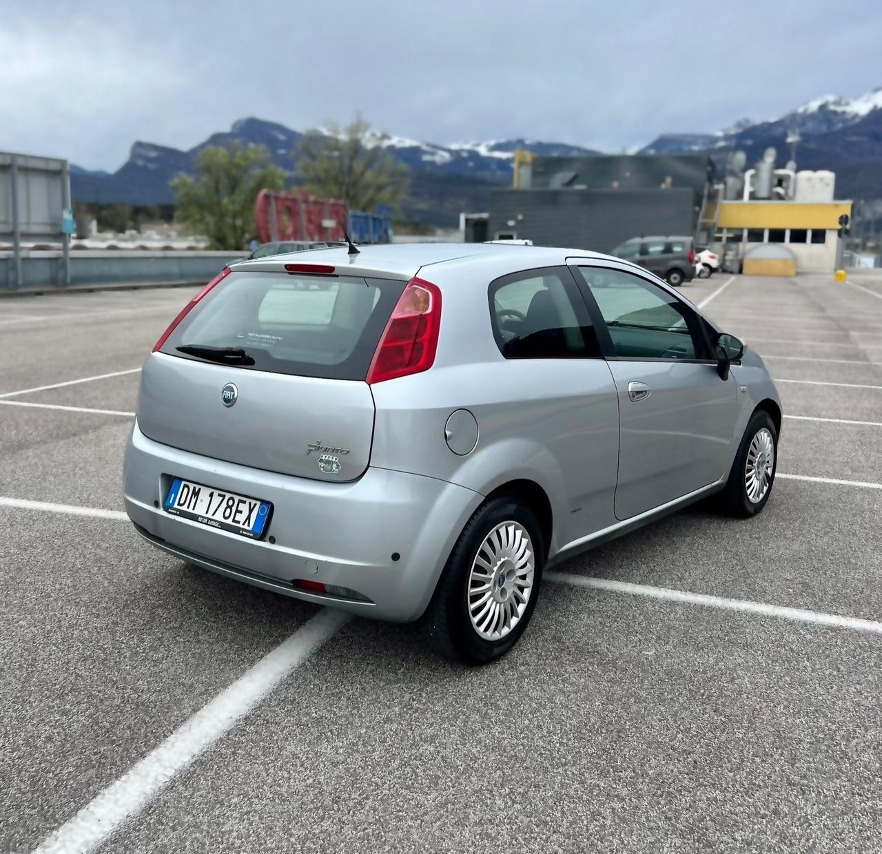 Fiat Grande Punto 1.3 MJT 75 CV Neopatentati