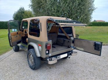 Jeep Wrangler 2.5 BENZINA | 1988 117 CV |Completa di tutti gli accessori 2 Treni Gomme