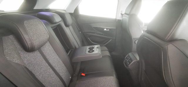 PEUGEOT 3008 BlueHDi 130 S&S EAT8 Allure