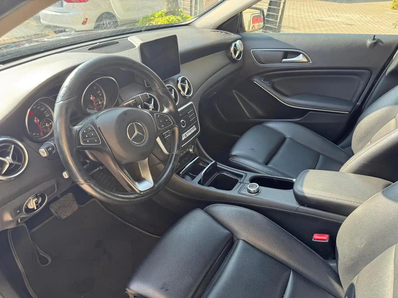 Mercedes-benz GLA 200 d Automatic 4Matic Business