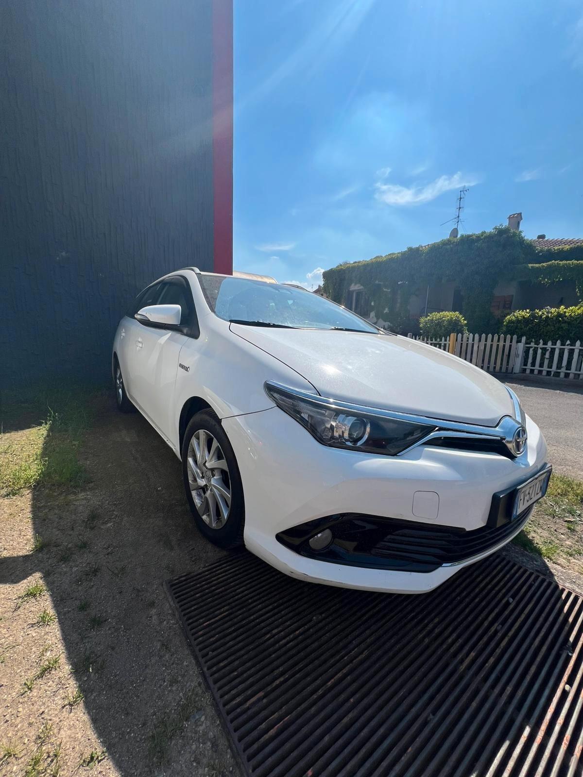 Toyota Auris Touring Sports 1.8 Hybrid Lounge