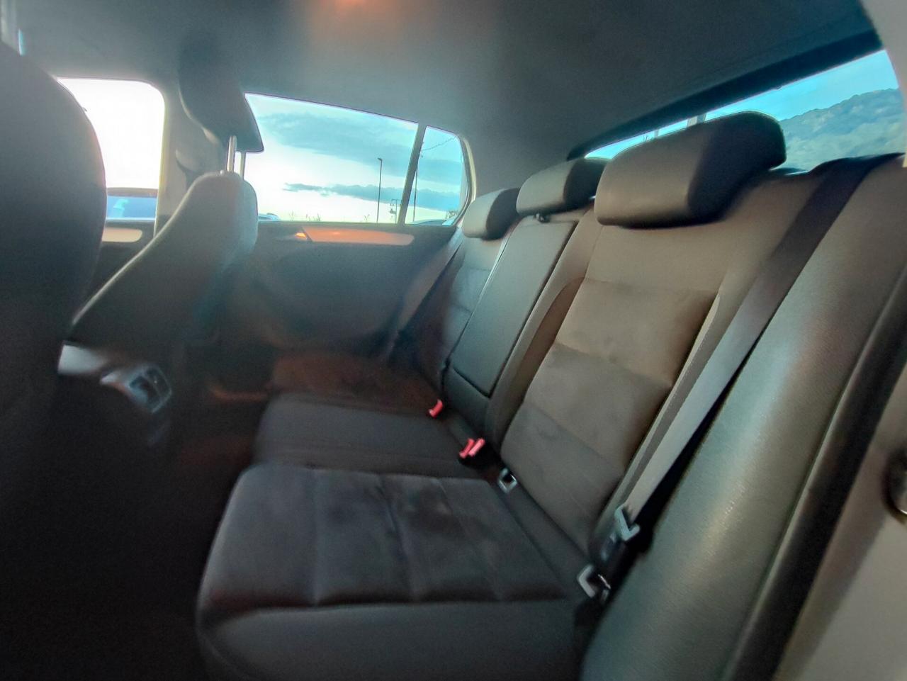 Volkswagen Golf 1.6 TDI DPF DSG 3p. Highline