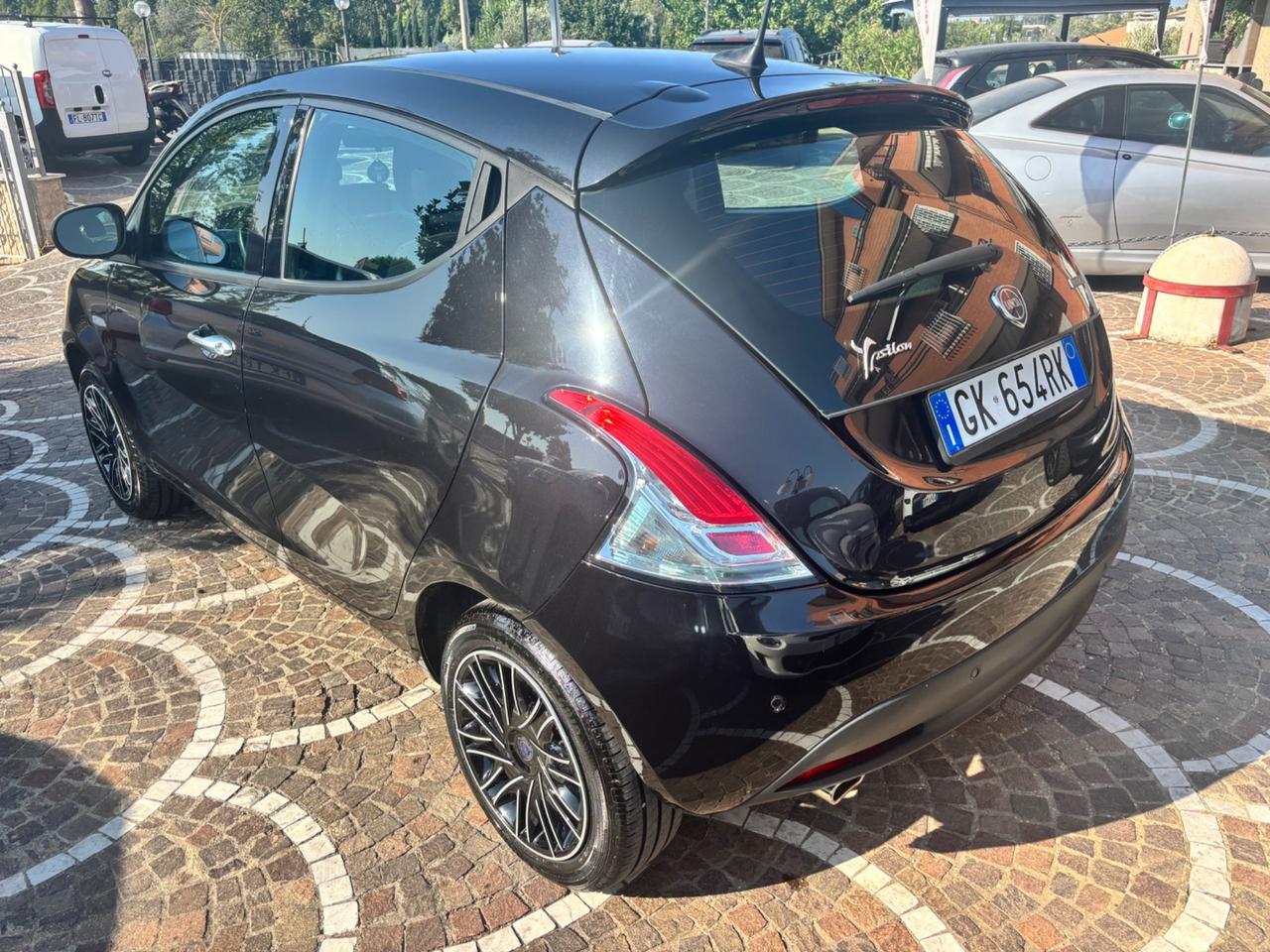 Lancia Ypsilon 1.0 FireFly 5 porte S&S Hybrid Ecochic Gold