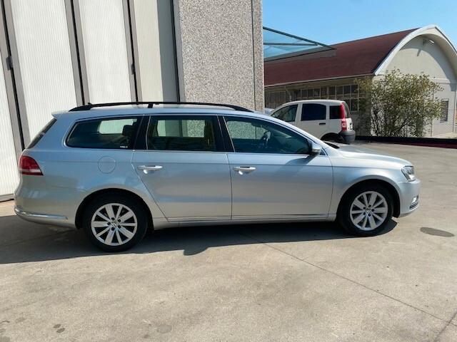 Volkswagen Passat VII 2011 Var. 2.0 TDI Comfortline Business