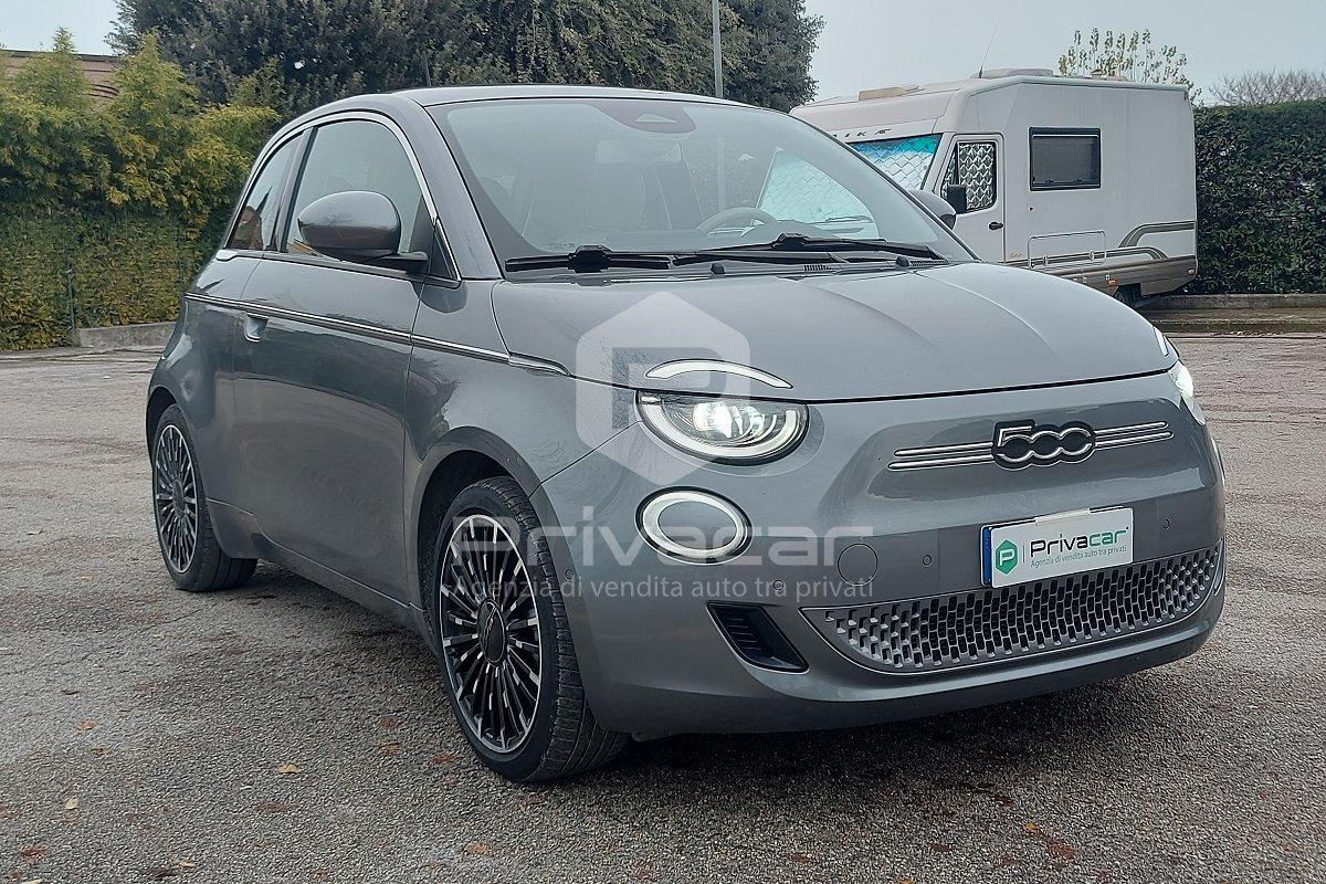 FIAT 500e Berlina 42 kWh La Prima